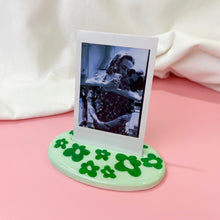Load image into Gallery viewer, WARPED DITSY GREEN DAISY POLAROID STAND
